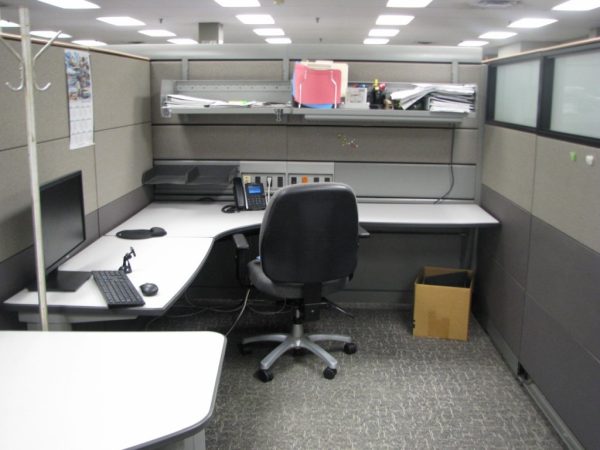 knoll currents cubicles loaded with tall walls