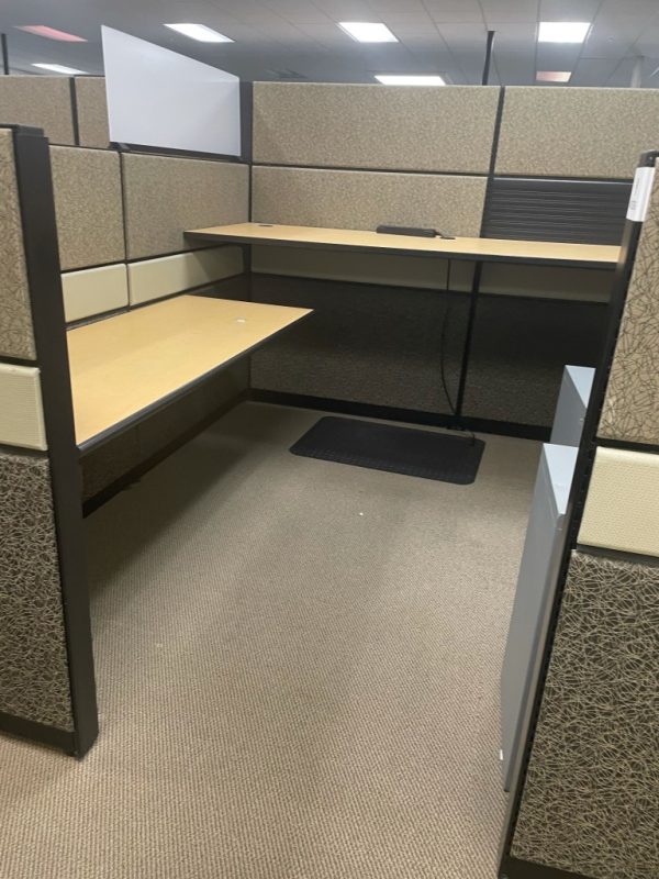 Office Cubicle with different height desks