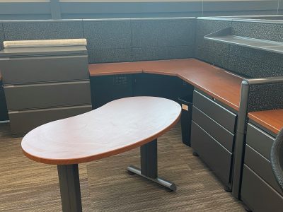 Cubicle with table