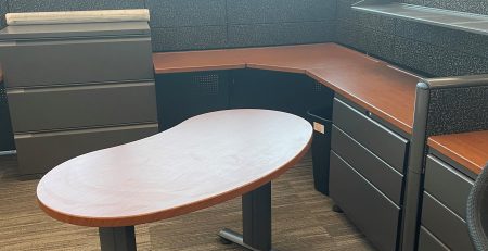 Cubicle with table