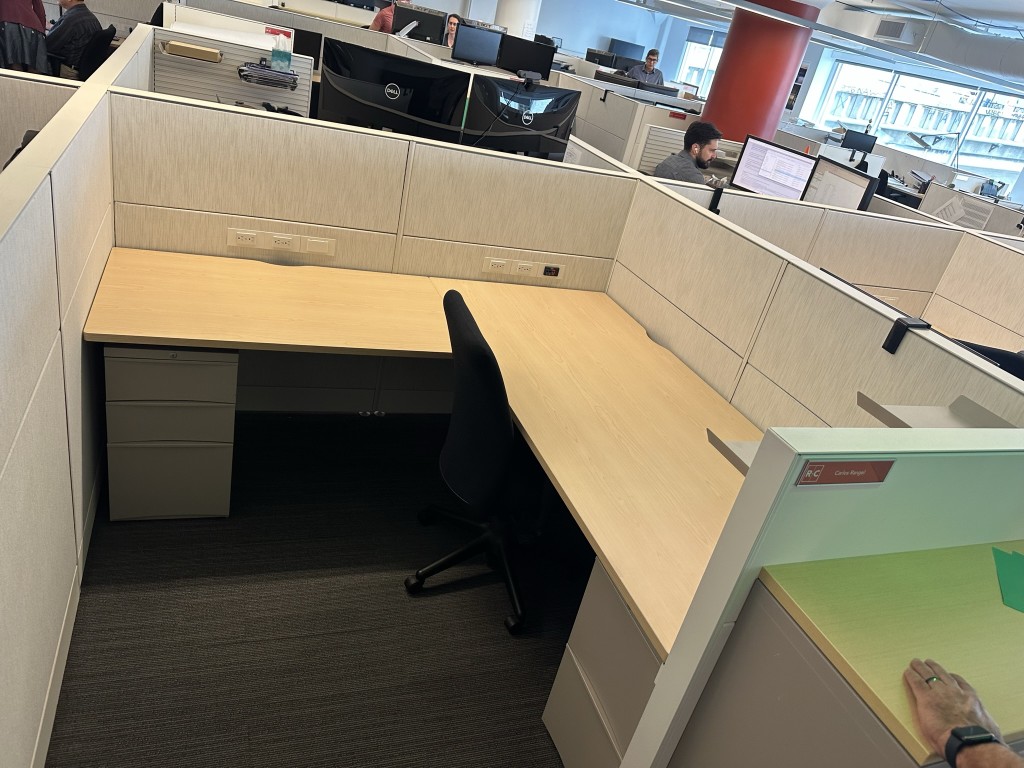 teknion-leverage-cubicles-for-sale-like-new