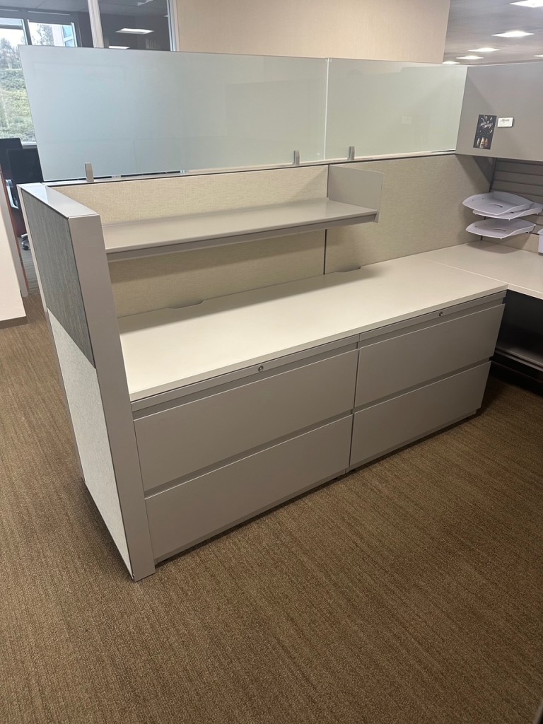 haworth-compose-cubicles-with-frameless-glass
