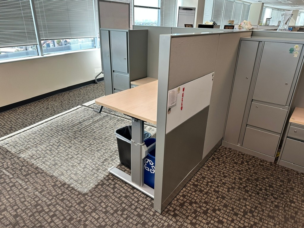 steelcase-answer-sit-stand-cubicles