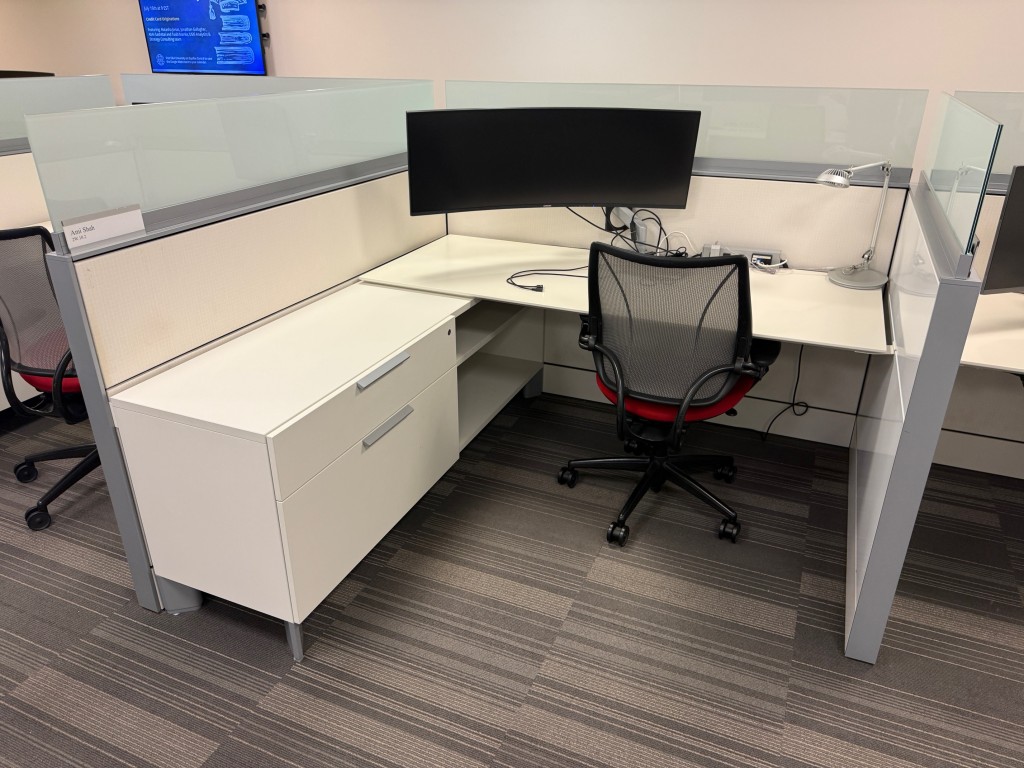 herman-miller-canvas-6×6-tall-free-task-chair-included