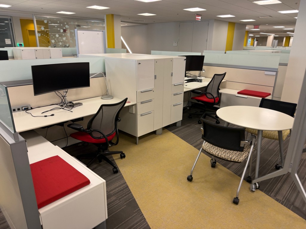 teknion-district-cubicles-8×6-free-task-chair-included