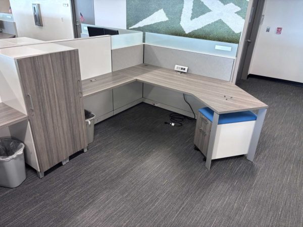 allsteel®-glass-top-cubicles-with-wardrobe-storage